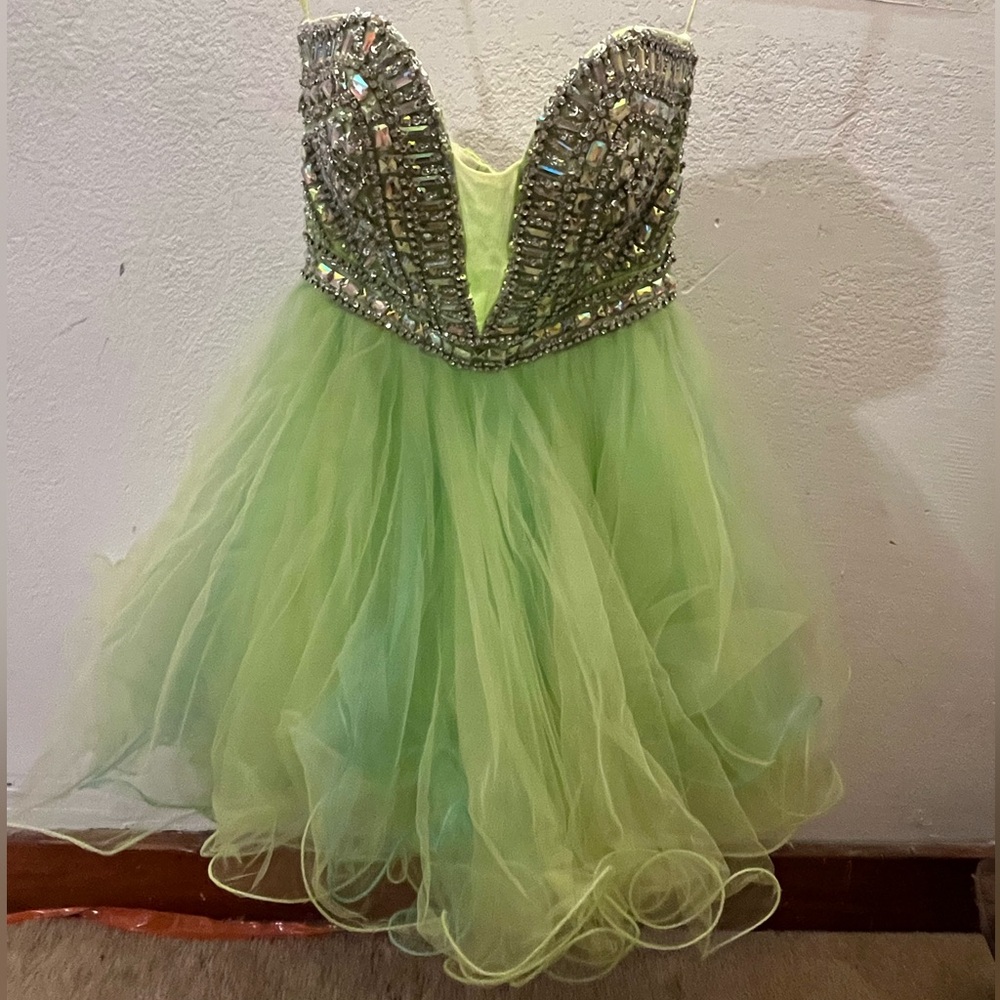 Elegant Green Dress with Beaded Bodice